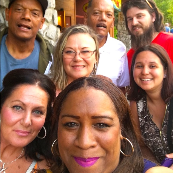 Meet your Posher, Gloria - Picture 13 of 13